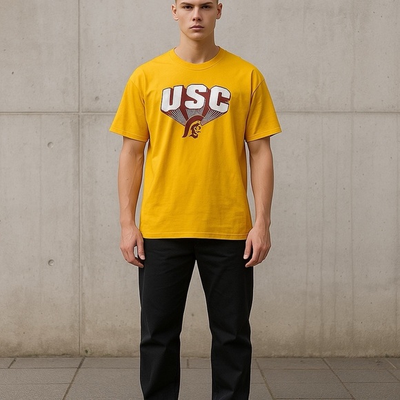 Captivating Men's X Large USC Trojans Gold /Yellow Retro T-Shirt NWOT - Picture 1 of 7